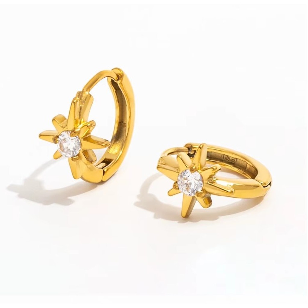 muun studios Sofia Star small zircon 18k Earring