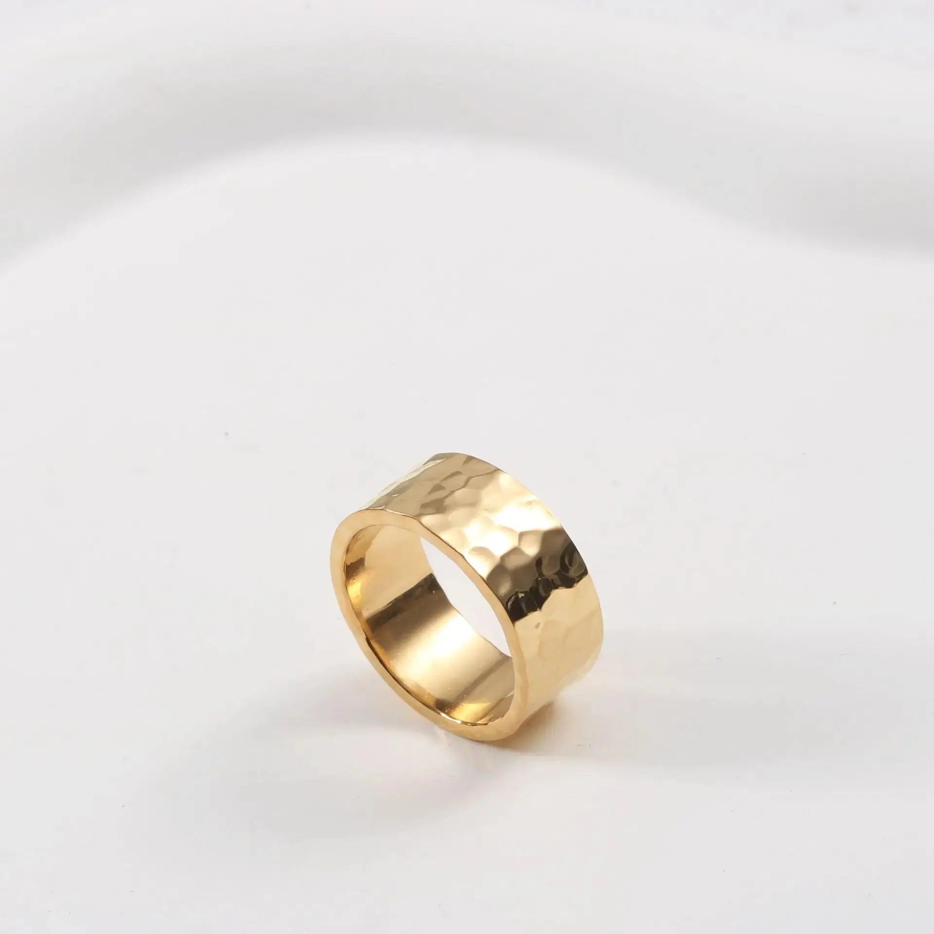 Hamret Band Ring 18K Guldbelagt - muun studios